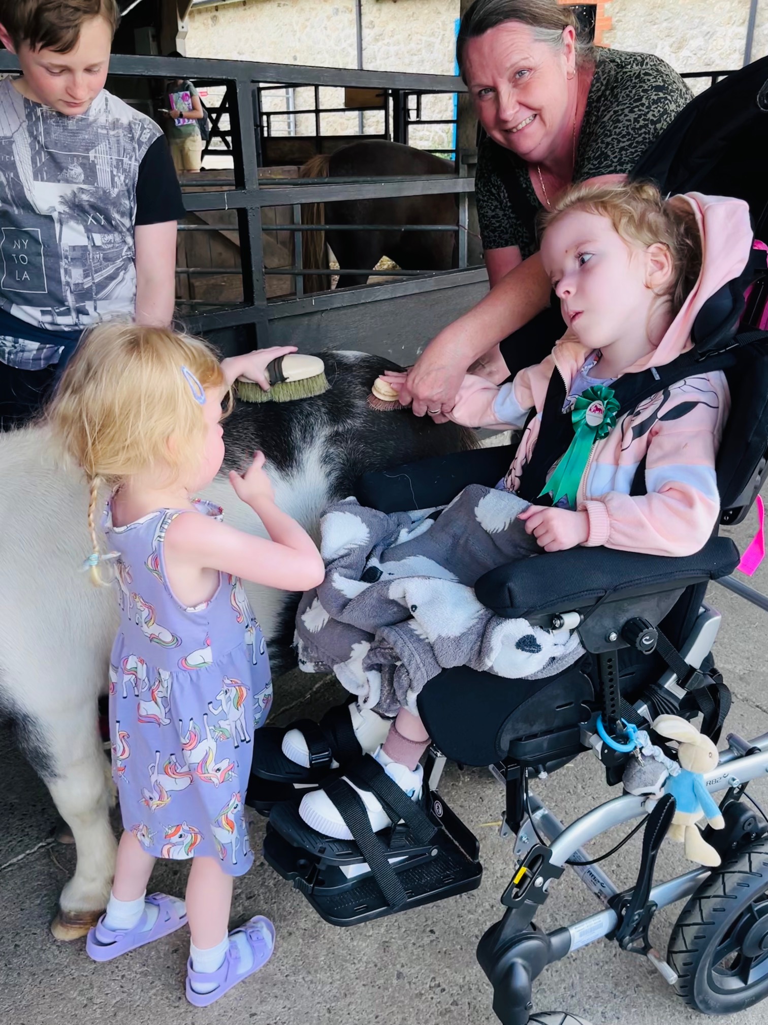 FE225C5BD0954ACBA10410C1B1437570